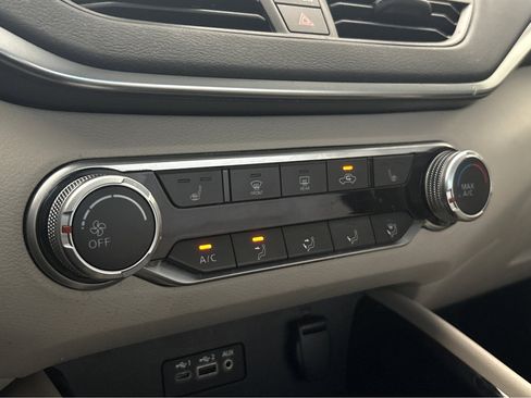 Used 2021 Nissan Altima 2.5 SV w/ SV Premium Package image 7