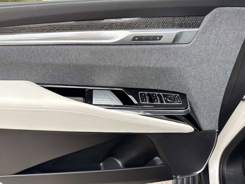 Used 2025 Cadillac Escalade V image 21