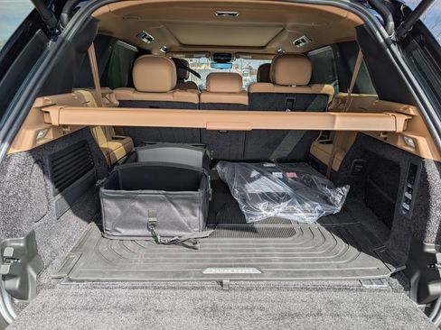 New 2026 Land Rover Range Rover Long Wheelbase SE AWD/4WD image 28