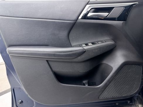 Used 2023 Mitsubishi Outlander SE image 32