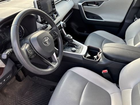 Used 2021 Toyota RAV4 Limited AWD/4WD image 9