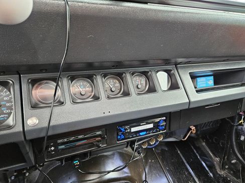 Used 1993 Jeep Wrangler 4WD image 15