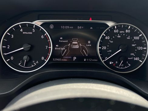 Used 2023 Nissan Rogue SV FWD image 18