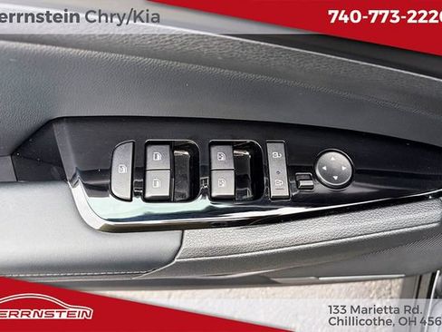 Used 2023 Kia Sportage EX AWD/4WD image 30