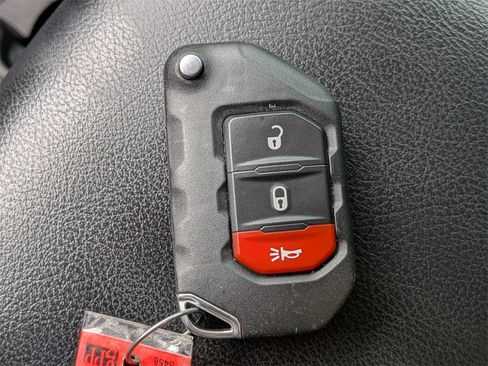 Used 2021 Jeep Wrangler Unlimited Rubicon w/ Steel Bumper Group image 31