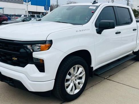 Used 2023 Chevrolet Silverado 1500 Custom image 6