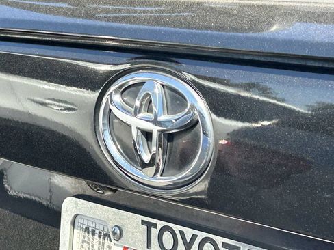 Used 2019 Toyota RAV4 XLE Premium w/ Carpet Mat Package FWD image 6
