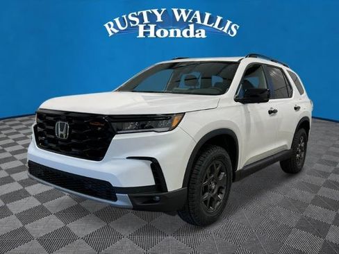 New 2025 Honda Pilot TrailSport image 7