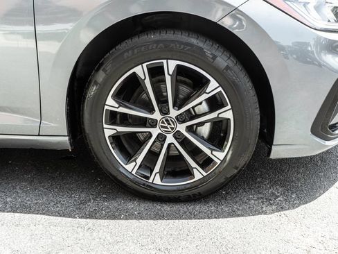 Used 2025 Volkswagen Jetta Sport FWD image 4