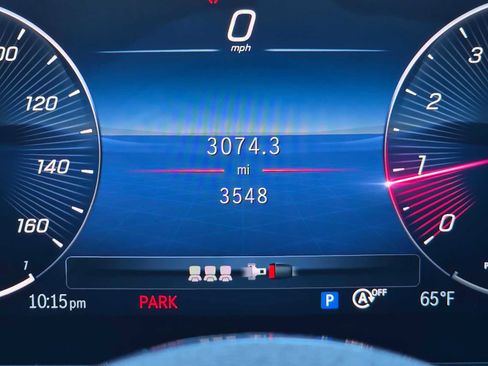 Used 2025 Mercedes-Benz GLB 250 4MATIC image 26