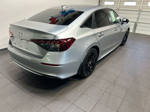Used 2025 Honda Civic Sport image 3