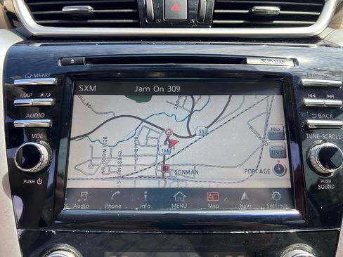 Used 2015 Nissan Murano S w/ Navigation Package image 14