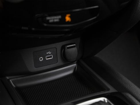 Used 2018 Nissan Rogue SV w/ Sun & Sound Touring Package FWD image 42