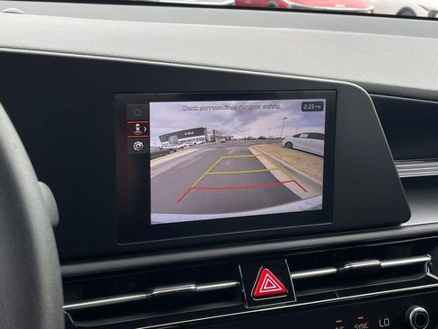 New 2026 Kia Niro LX image 15