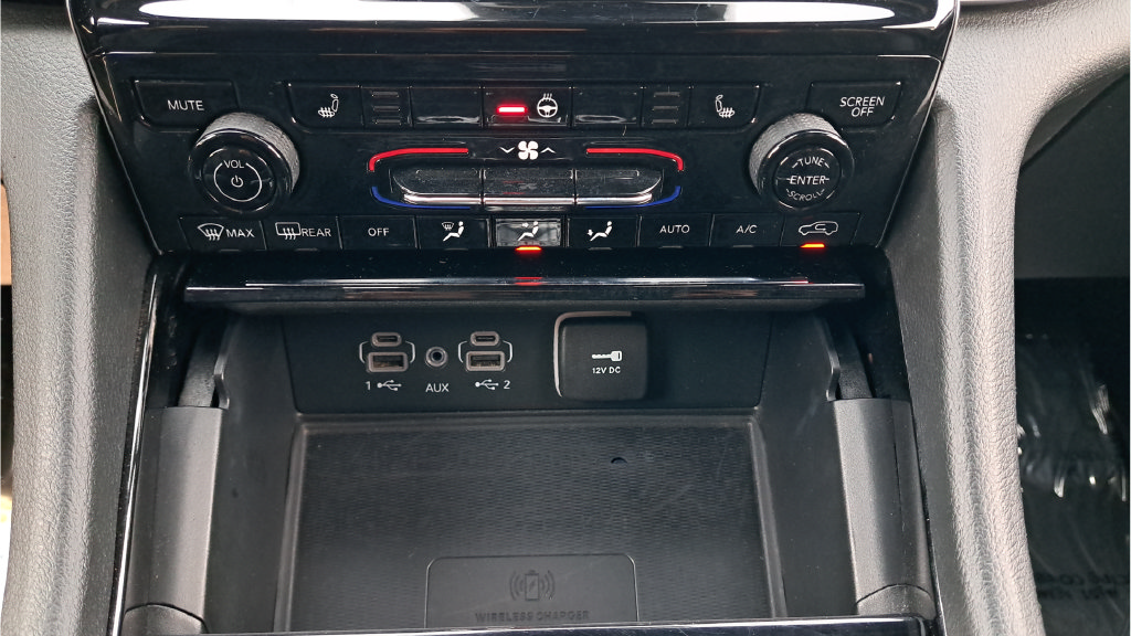 Used 2023 Jeep Grand Cherokee Altitude AWD/4WD image 21