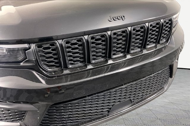 Used 2023 Jeep Grand Cherokee Altitude AWD/4WD image 30