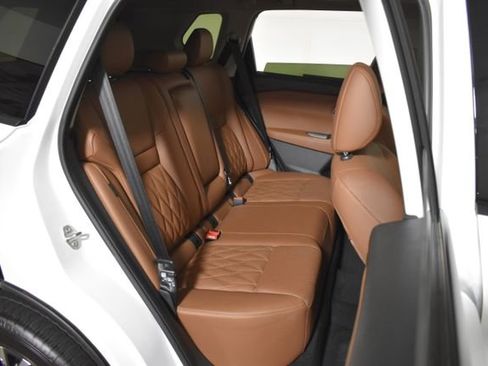Certified 2025 Nissan Rogue Platinum AWD/4WD image 34