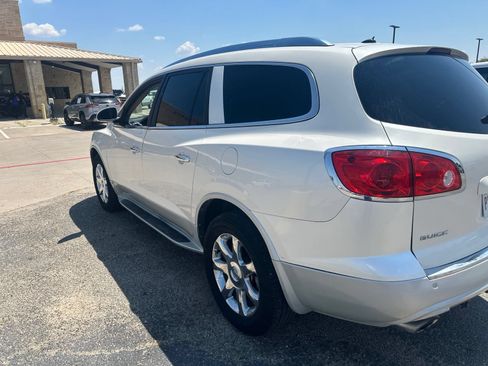 Used 2009 Buick Enclave CXL FWD image 3