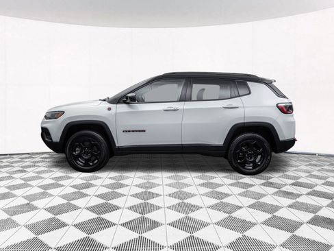 Used 2023 Jeep Compass Trailhawk image 7