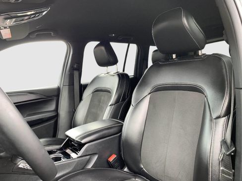 Used 2023 Jeep Grand Cherokee Altitude image 33