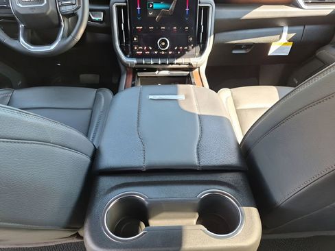 Used 2025 GMC Yukon XL Denali image 22