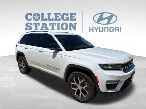 Used 2024 Jeep Grand Cherokee Limited AWD/4WD image 3