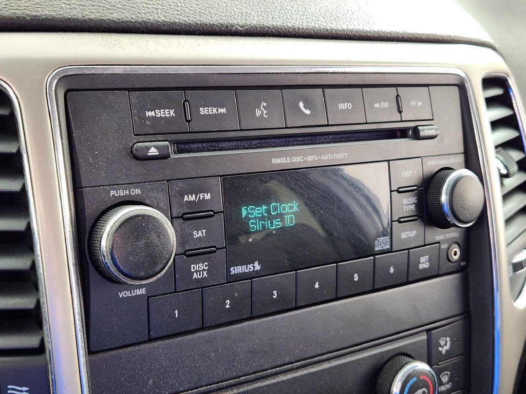 Used 2012 Jeep Grand Cherokee Laredo w/ Laredo E Group AWD/4WD image 23