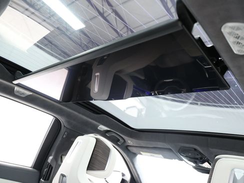 Used 2023 BMW i7 xDrive60 AWD/4WD image 93