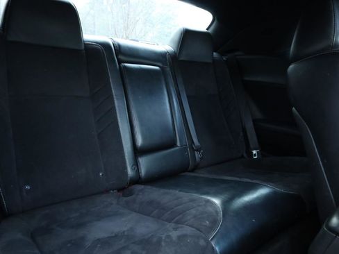 Used 2016 Dodge Challenger SRT w/ Technology Group image 16