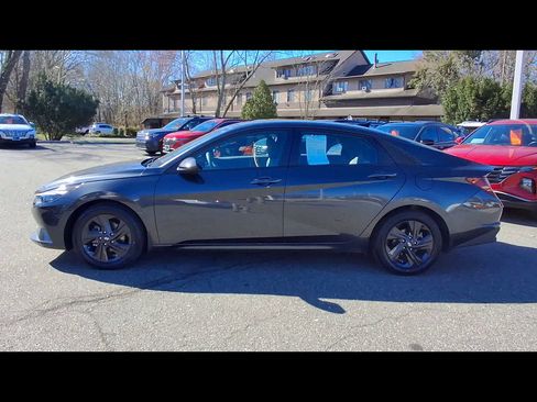 Used 2023 Hyundai Elantra SEL FWD image 5
