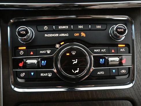 Used 2017 Lincoln Continental Reserve w/ Technology Package image 31