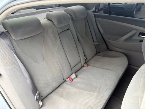 Used 2009 Toyota Camry LE FWD image 23