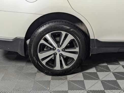 Used 2019 Subaru Outback 3.6R Limited AWD/4WD image 13