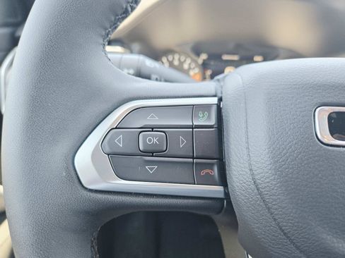 Used 2025 Jeep Compass Latitude w/ Sun & Sound Group AWD/4WD image 22