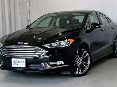 Used 2018 Ford Fusion Titanium FWD image 2
