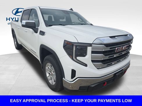 Used 2022 GMC Sierra 1500 SLE image 2