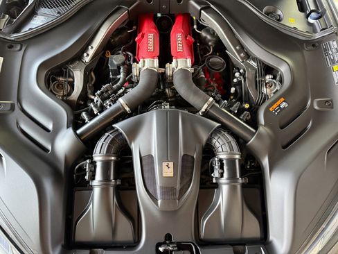 Used 2022 Ferrari Portofino M RWD image 43