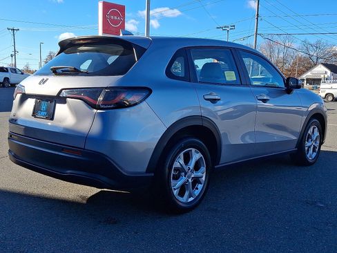 Used 2023 Honda HR-V LX image 4
