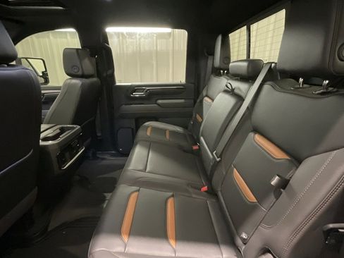 Used 2024 GMC Sierra 2500 AT4 w/ AT4 Premium Plus Package image 11