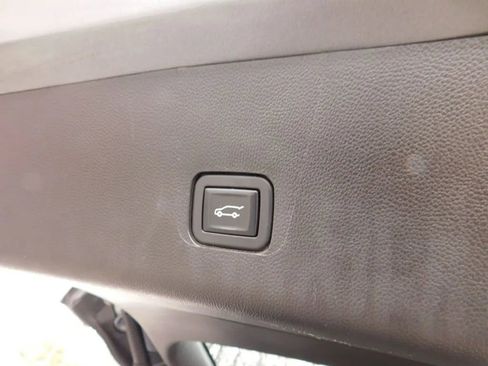 Used 2020 Chevrolet Traverse LT AWD/4WD image 8