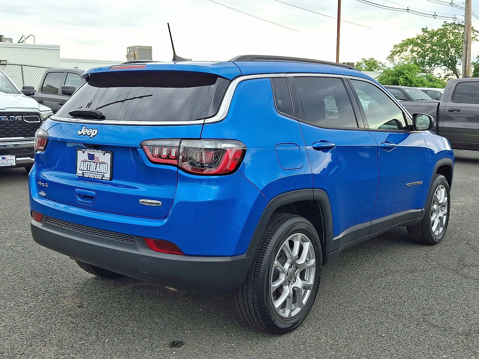 Used 2023 Jeep Compass Latitude AWD/4WD image 7