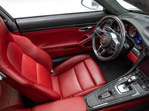 Used 2017 Porsche 911 Turbo S image 30