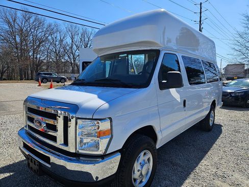 Used 2013 Ford E-350 and Econoline 350 Extended Super Duty w/ PWR Group RWD image 3