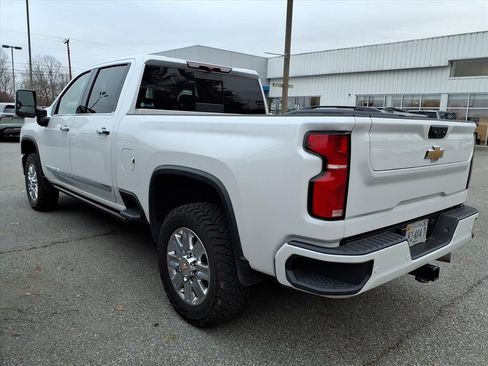Used 2025 Chevrolet Silverado 2500 High Country w/ Z71 Off-Road Package image 3