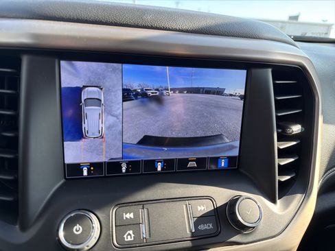 Used 2023 GMC Acadia Denali w/ Denali Technology Package FWD image 23