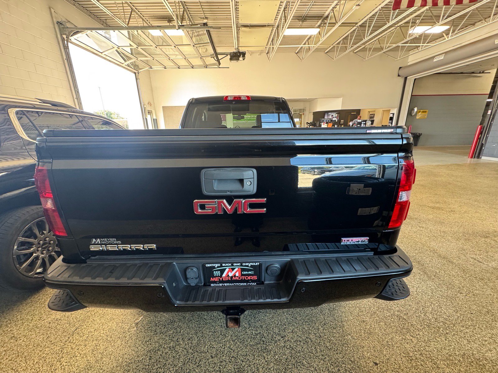 Used 2014 GMC Sierra 1500 SLT w/ All-Terrain Package AWD/4WD image 5