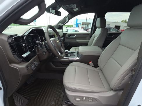 New 2026 Chevrolet Silverado 1500 LTZ w/ Z71 Off-Road Package AWD/4WD image 16