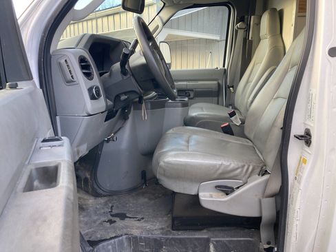 Used 2024 Ford E-350 and Econoline 350 Super Duty w/ Power Windows & Locks Group image 10