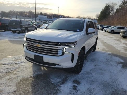 Used 2023 Chevrolet Suburban High Country image 25