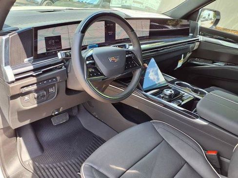 New 2026 Cadillac Escalade ESV Sport w/ Touring Package AWD/4WD image 15